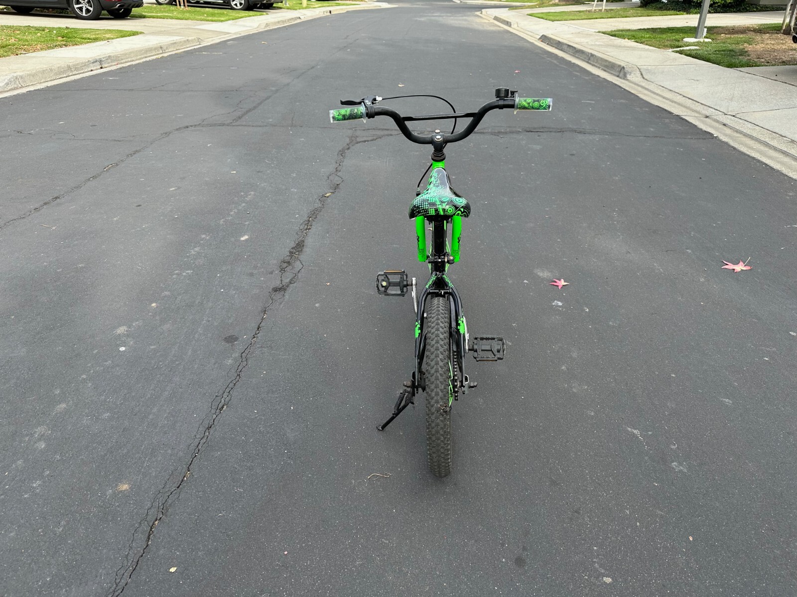 Schwinn 16 Inch Piston Boys Bike with Training Wheels eBay