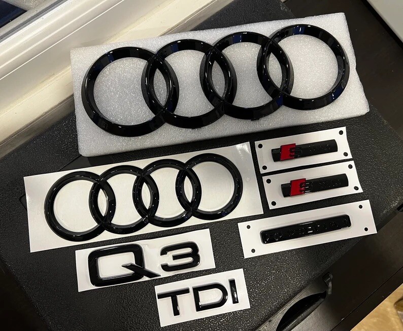 KIT STEMMA LOGO Anelli Per Audi A3 8Y Anteriore Posteriore Nero