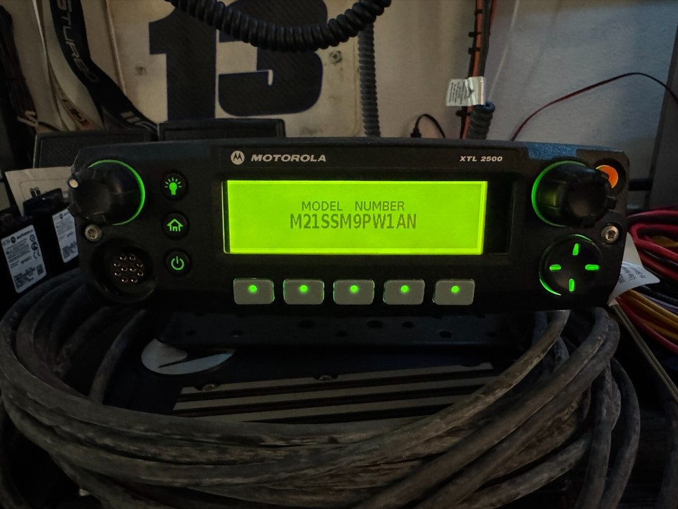 Motorola XTL2500 UHF R2 450-520mhz P25 Digital Mobile Radio - Foto 12