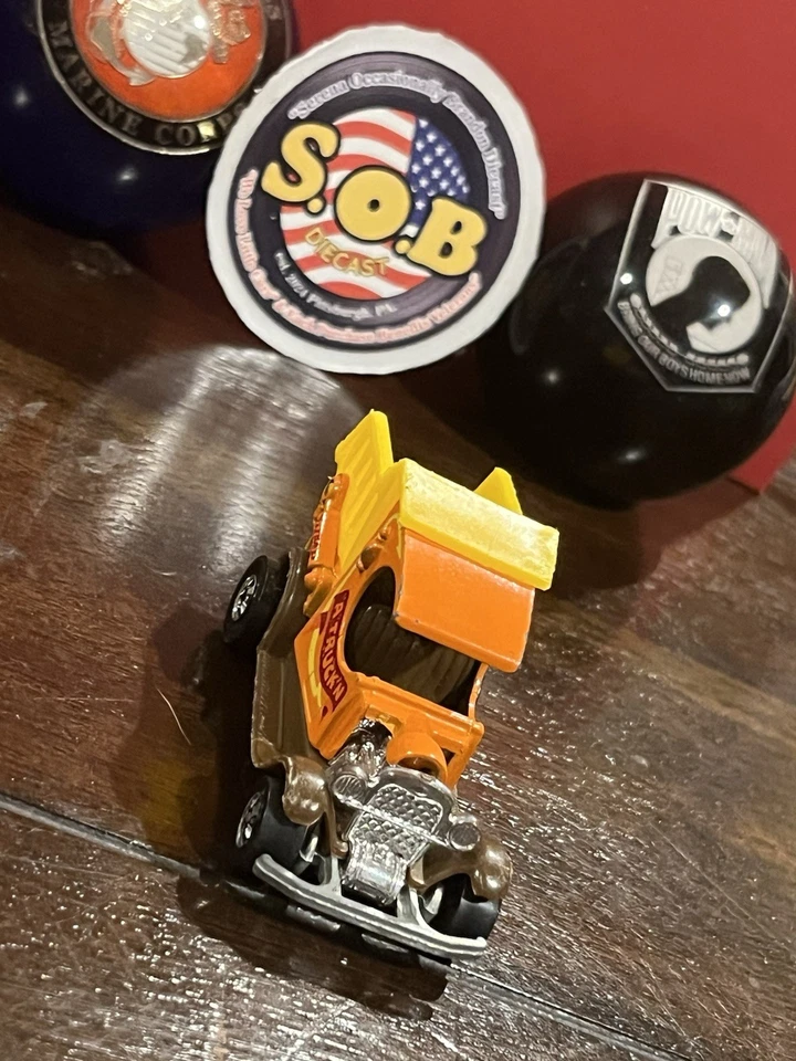 Camión de volteo Hot Wheels Blackwalls A’Truck’n Ford 1:64 usado excelente estado HK Foto 4 de 4