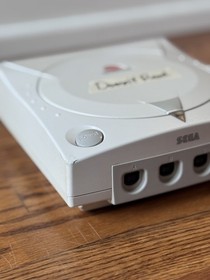 SEGA Dreamcast HKT-3020 Console Only White PARTS REPAIR DOES NOT READ DISCS A17 