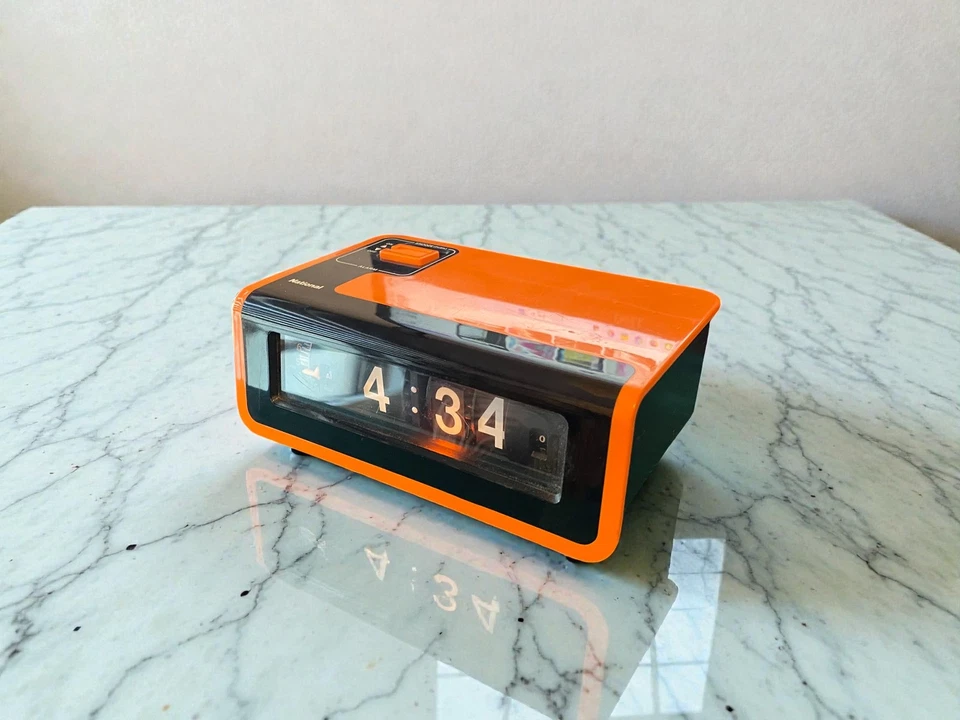 National Panasonic Flip Clock TG02 Orange Alarm 70s Green Japan Tested Vintage - Image 3 of 4