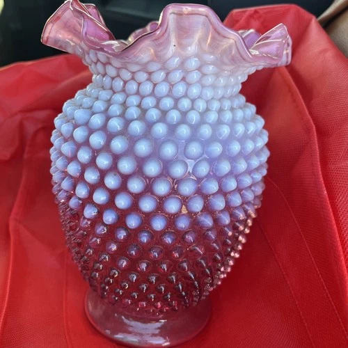 LARGE 8" ViNTaGe FENTON Rich Cranberry OPaLeSCeNT HoBNaiL Ruffled ArT GLaSs Vase
