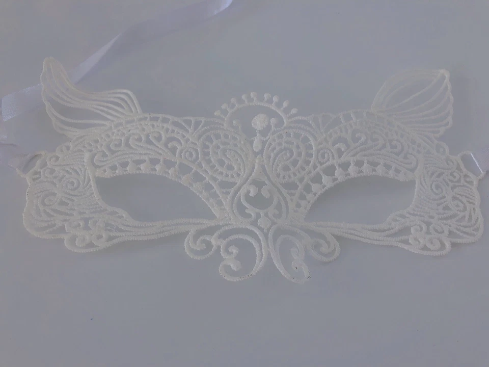 Women Kids Fox Cat White Lace Costume Party Fancy Dance Ball Eye Face Mask prop - Image 4 of 4