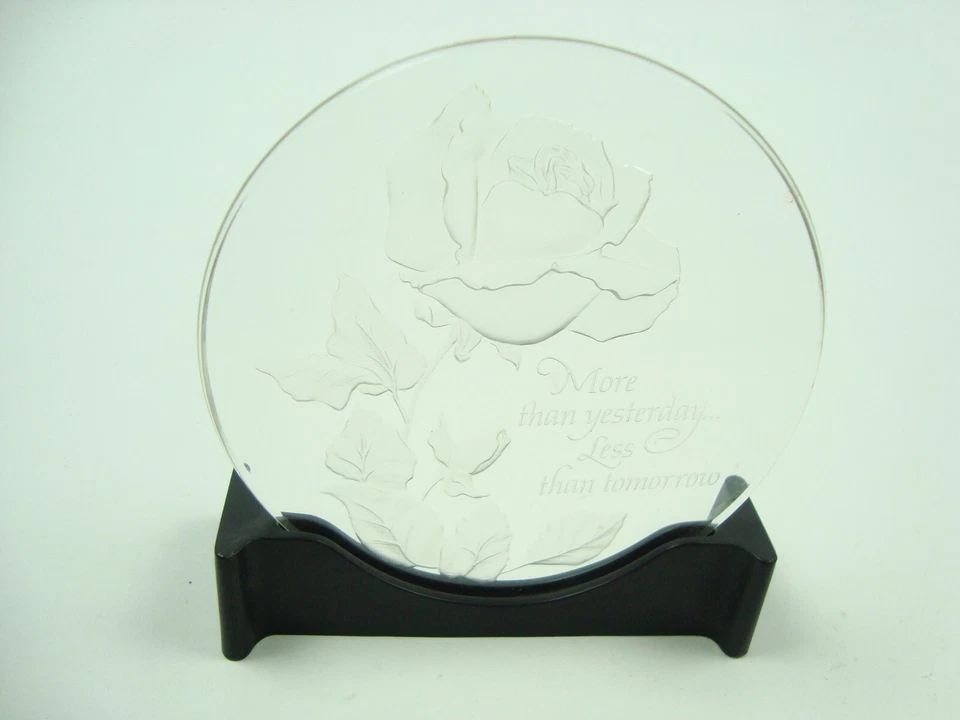 Expositor acrílico flor rosa con soporte negro para amor, madre Foto 2 de 4