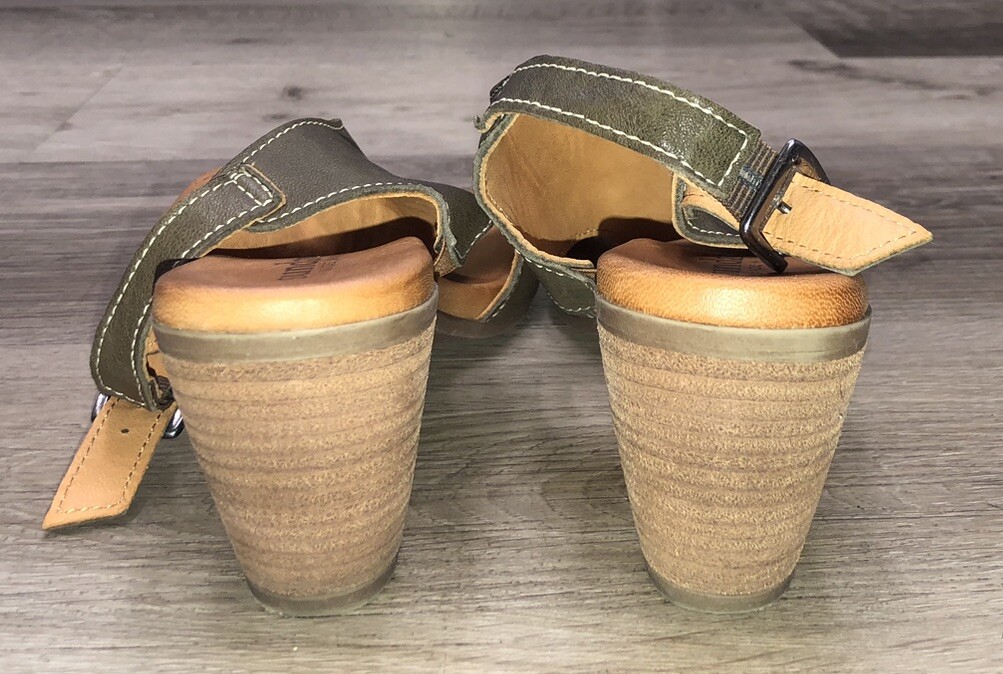 APL Sandali Sundance in pelle verde oliva con tacco 7 Made in Italy 38