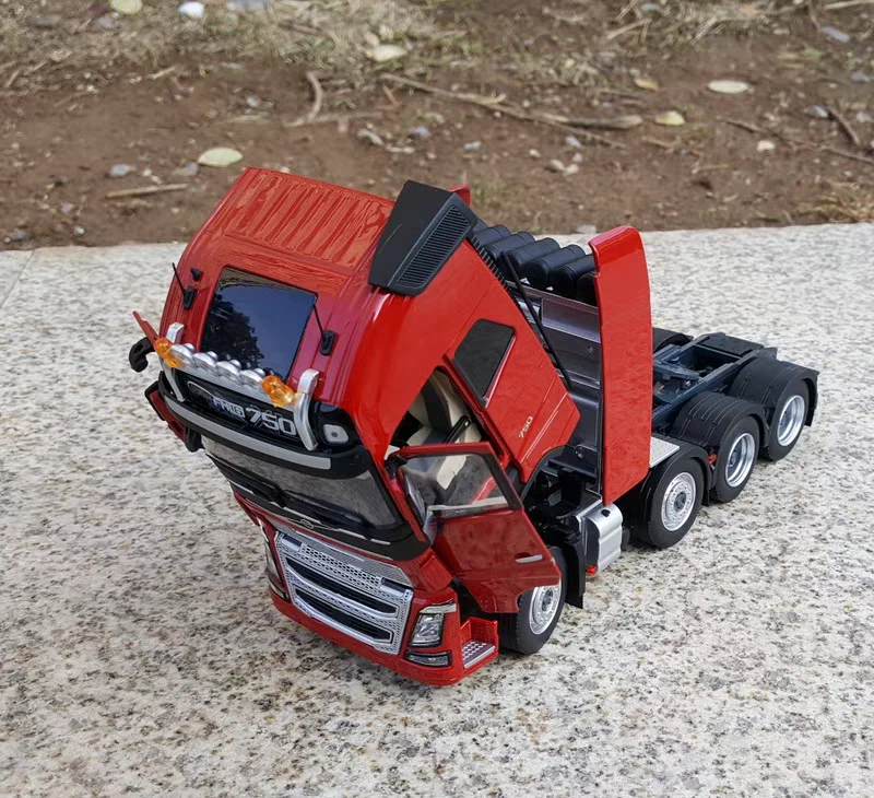 Marge Models Volvo FH16 750 8x4 Prime Mover Truck Red 1/32 DieCast Model New - Image 2 of 4