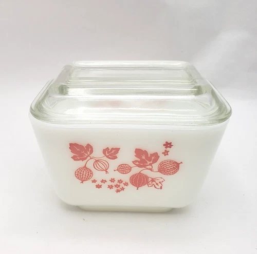 Pyrex 501  Pink Gooseberry On White Refrigerator Dish With Lid Vintage