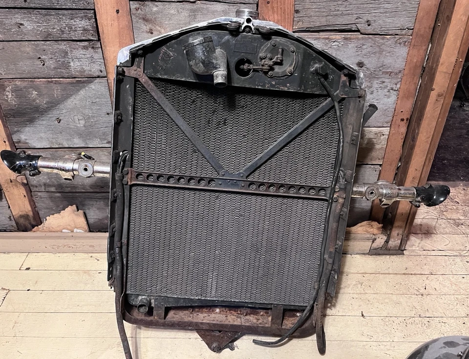Conjunto de parrilla y radiador Rolls Royce Wraith 1938 1939 Phantom antiguo de preguerra Foto 2 de 2