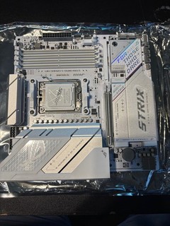 ASUS ROG STRIX B850 G GAMING WIFI Socket AM5 AMD Motherboard