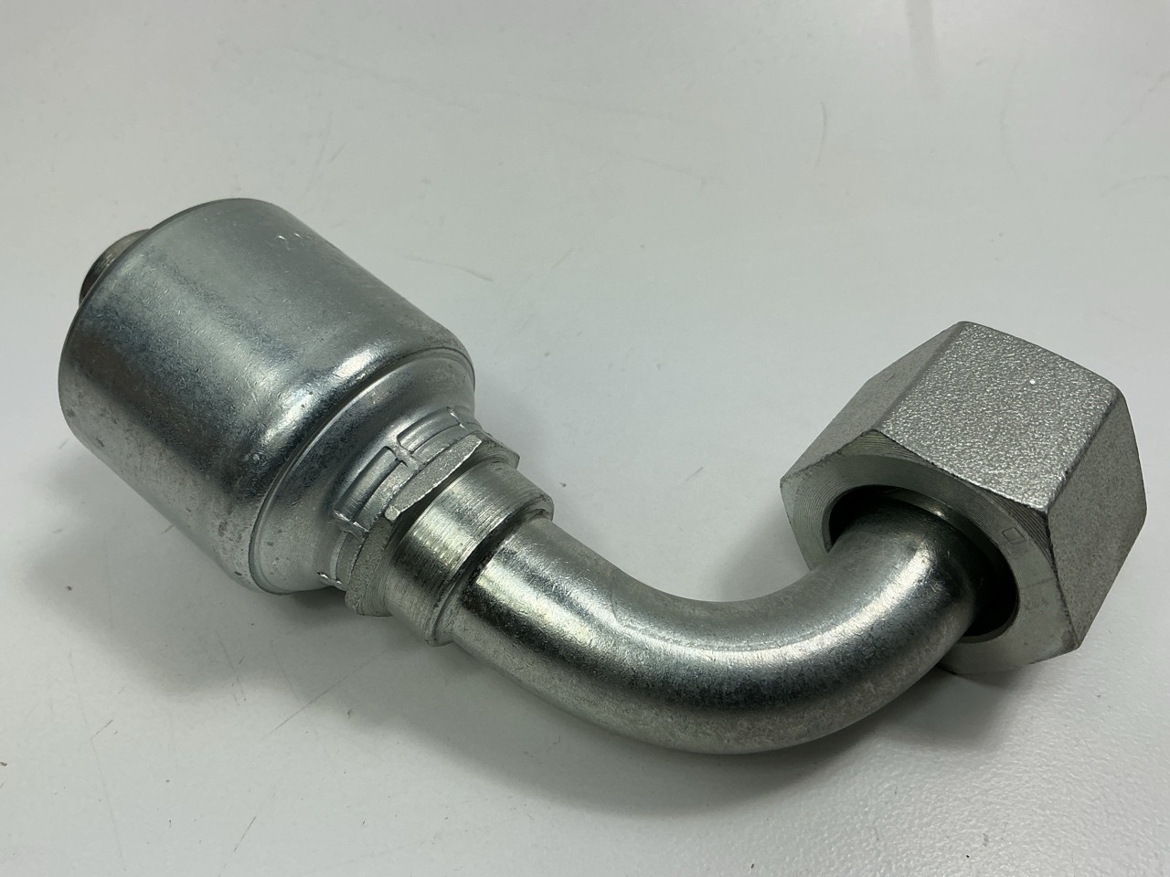Gates G25239-1212 Female Flat O-Ring Swivel 90 Deg Hydraulic Fitting 3/4" Hose