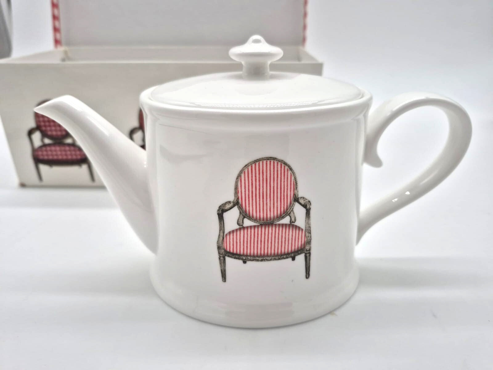 Christopher Vine Designs - White Porcelain Teapot 2 cup New in box French style