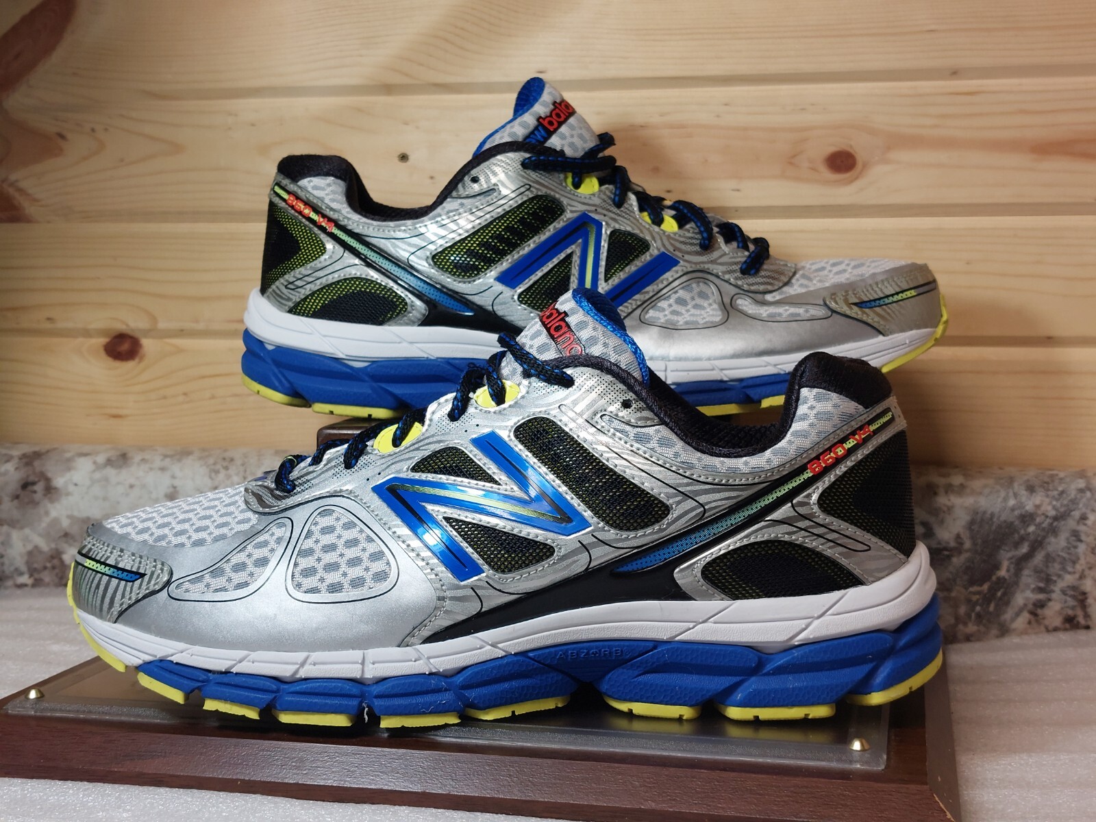 Athletic Running Shoes Size 