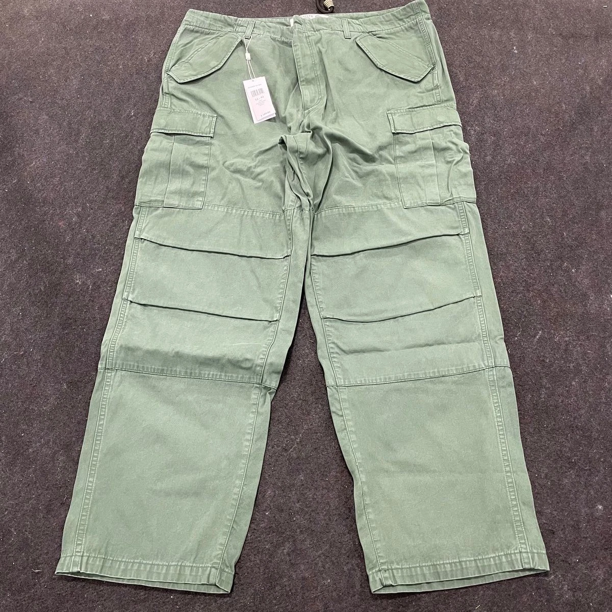 LACOSTE Straight Fit Cotton Cargo Pants Men's Size US 38 Dark Green
Opens in a new window or tab