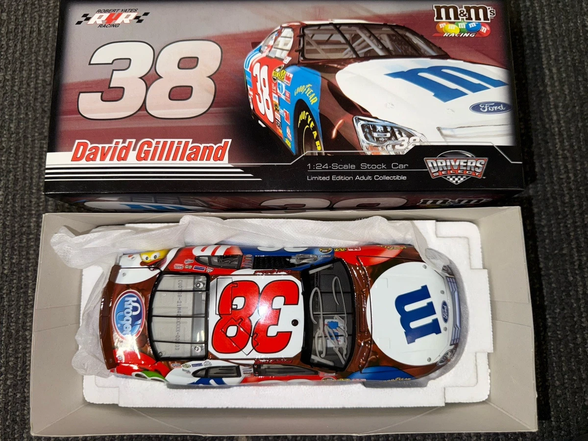Motorsports Authentics David Gilliland 2007 Vehicle Year Diecast