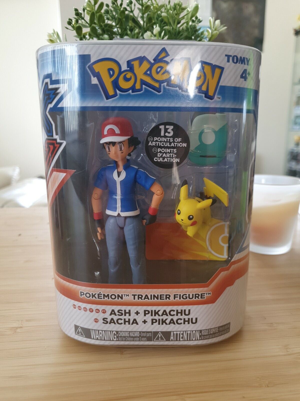 Tomy Pokemon XY Ash and Pikachu Pokémon trainer Action Figure