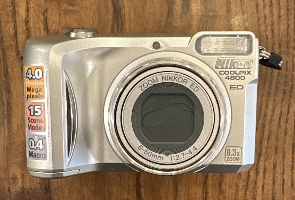Nikon COOLPIX 4800 ED 4.0MP Digital Camera Nikkor ED Lens +