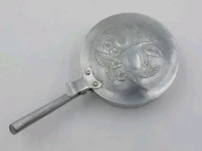 Vintage 1947 Everlast Hand Forged Hammered Aluminum Flip Pan Silent Butler