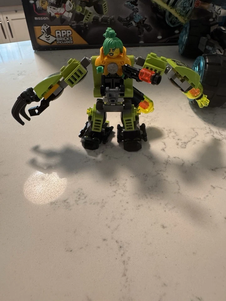 LEGO Ultra Agents: Stealth Patrol (70169) 100% Complete w/ Manual - Image 3 of 4