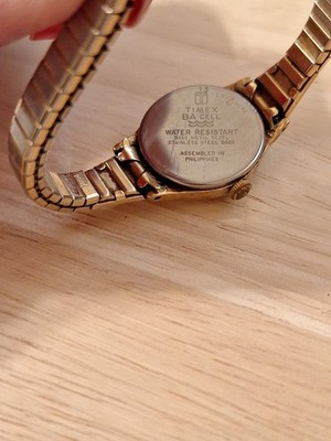 Vintage Ladies TIMEX Classic Gold Tone Watch, Sunburst Dial  display picture 3