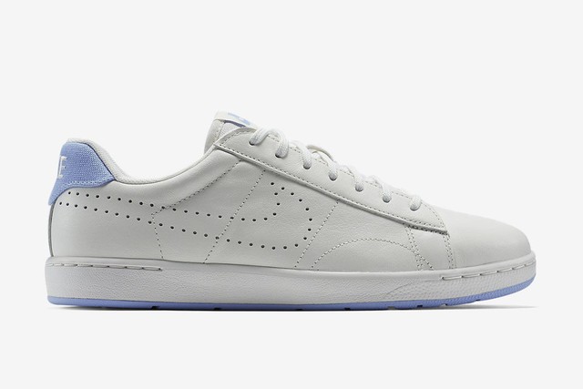 nike tennis classic ultra leather women's shoe