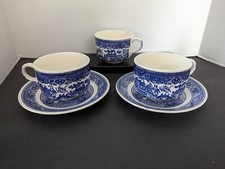 Vintage Blue Willow 3 Tea Cups And 2 Saucers