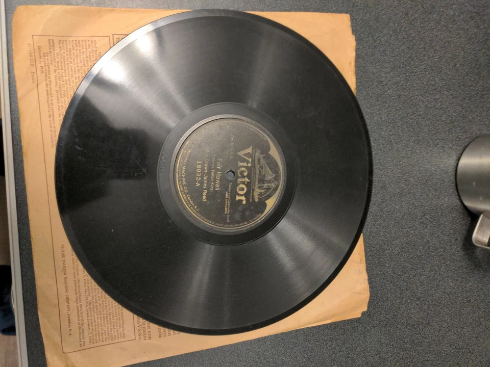 Edna Brown, James Reed, Raymond Dixon on 78 rpm Victor 18032: Fair Hawaii - Image 2 of 2