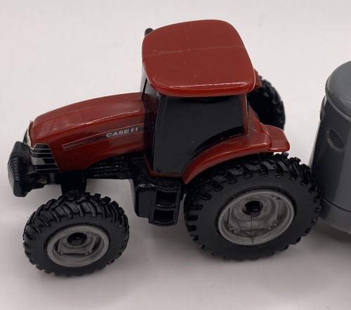 Ertl Caseih 1:64 Red Enclosed Tractor & Gray Hay Wagon, EUC - Picture 2 of 7