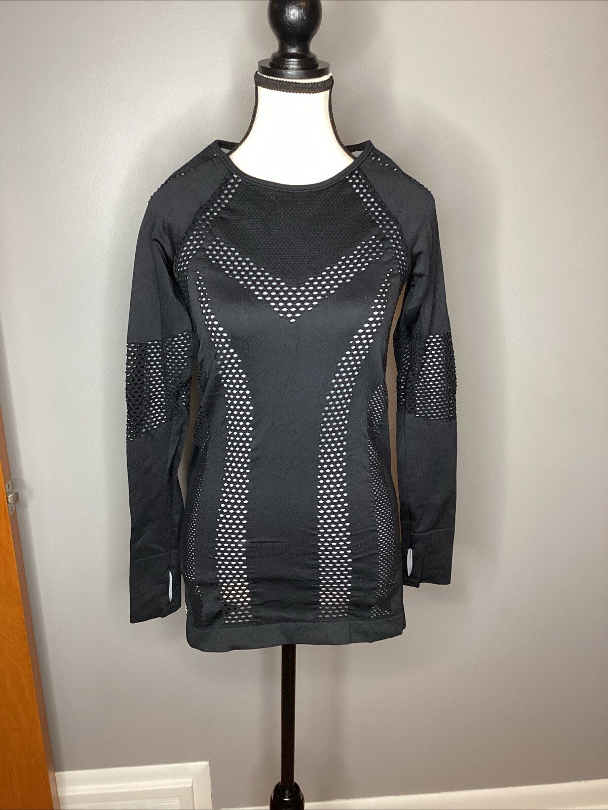 Athleta women's black gray patterned long sleeve … - image 1
