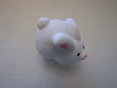 Fisher Price Little People WHITE EASTER BUNNY RABBIT for FARM ZOO HOUSE ARK Rare