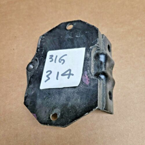31G314, FRONT L/H REAR SUBFRAME MOUNT, AUSTIN MORRIS, MG 1100/1300 - Picture 1 of 2