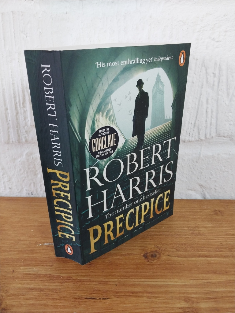 Precipice — Robert Harris Paperback