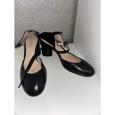 Stuart Weitzman Office Business Block Heel Closed Toe Exposed Side Rounded Heel 