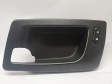 06 07 CADILLAC CTS DRIVER LH FRONT INTERIOR DOOR HANDLE BEZEL & SWITCH 15824444