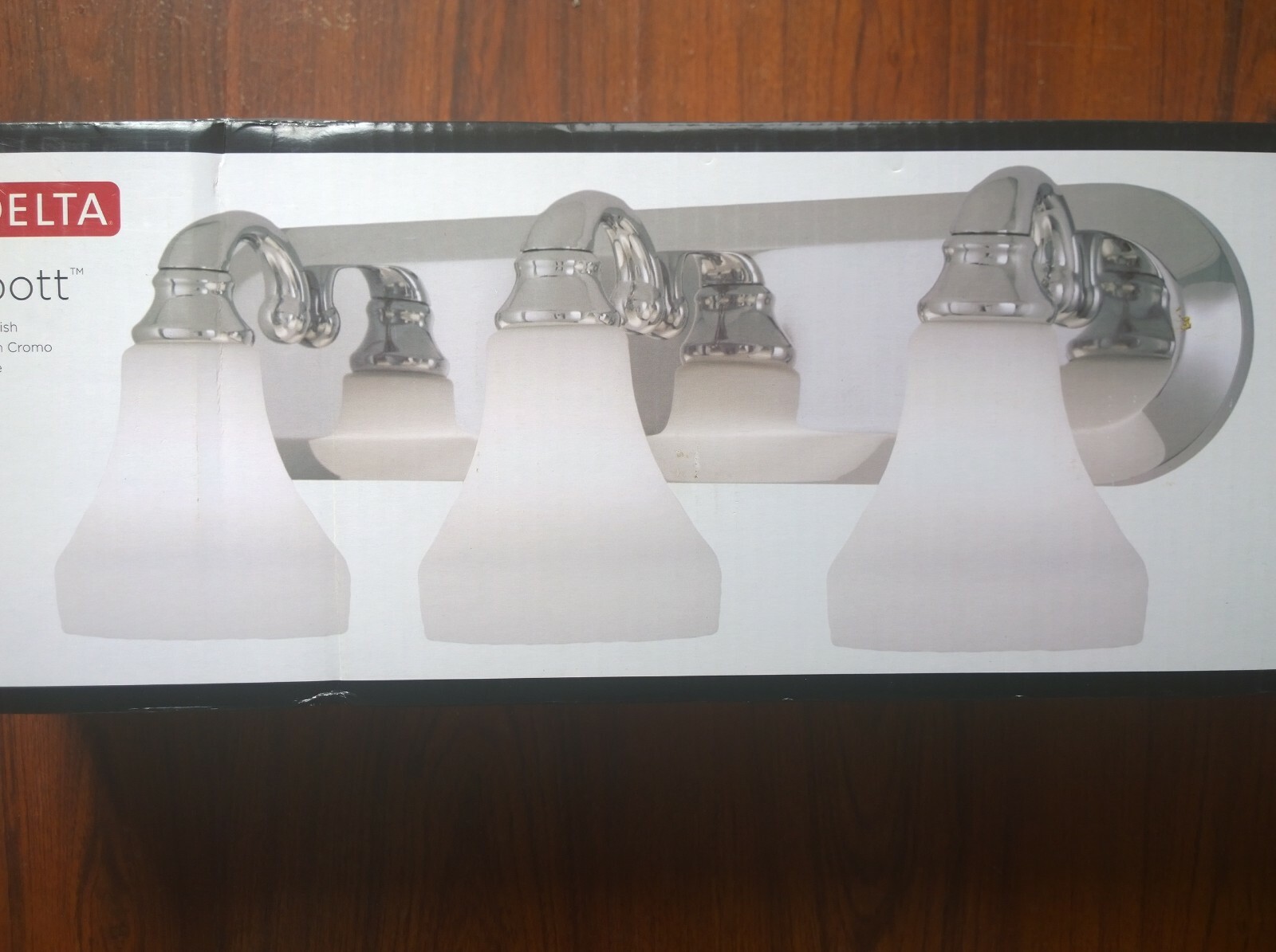 NIB Elegant DELTA 3-Lite Bathroom Vanity LIGHT (Chrome)