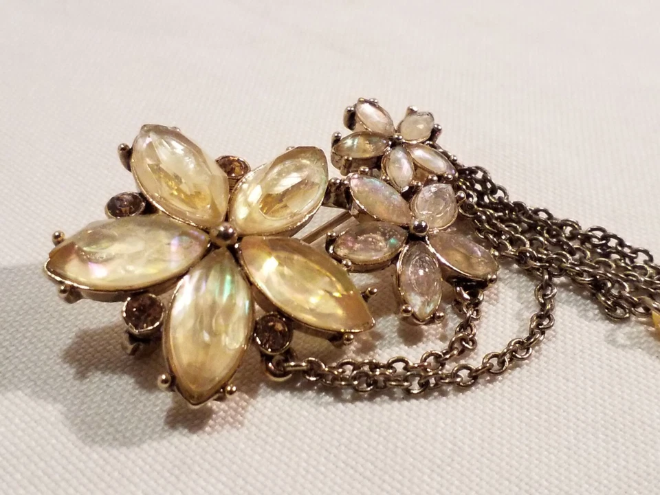 Broche prendedor vintage imitación ópalos flores con colgantes y dije joyería de moda pinback  Foto 3 de 4