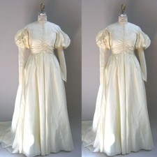 Vintage White Ivory Wedding Dresses Satin Long Sleeves High Neck Bridal Gowns