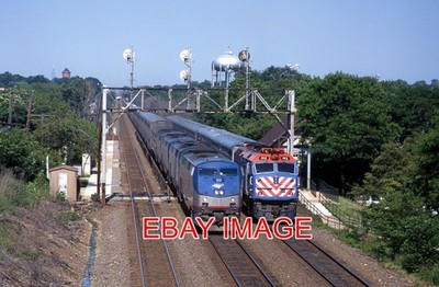 FOTO USA EISENBAHN AUSFLUG AMTRAK 123 PASSING OUTBOUND METRA 192 AT HIGHLANDS I