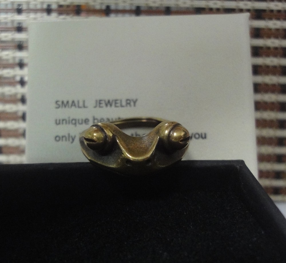 Vintage Style Solid Brass Lovely Toad Frog Statue Adjustable Ring with Gift Box