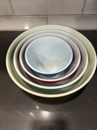 Vintage PYREX Primary Colors Nesting Bowl Set of 4 Ovenware 1940s