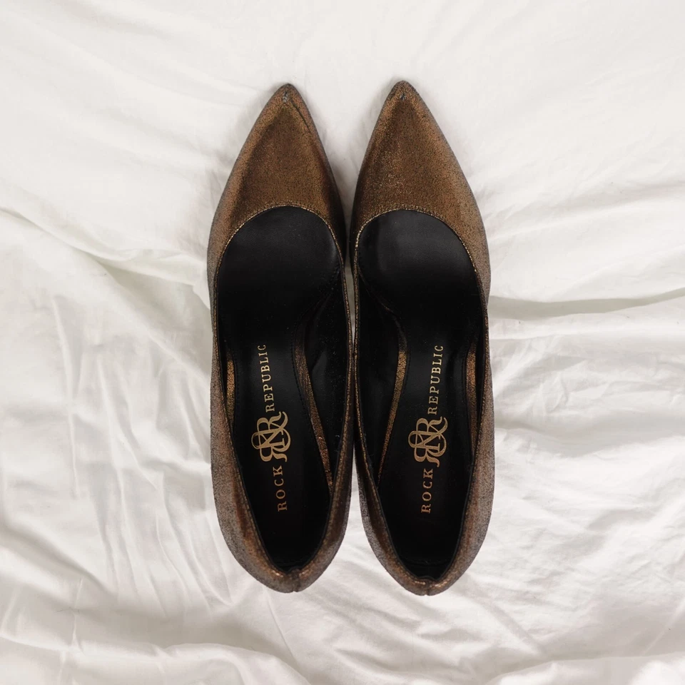 Tacones de aguja Rock & Republic para mujer talla 7 1/2 dorados metálicos formales negocios Foto 4 de 4