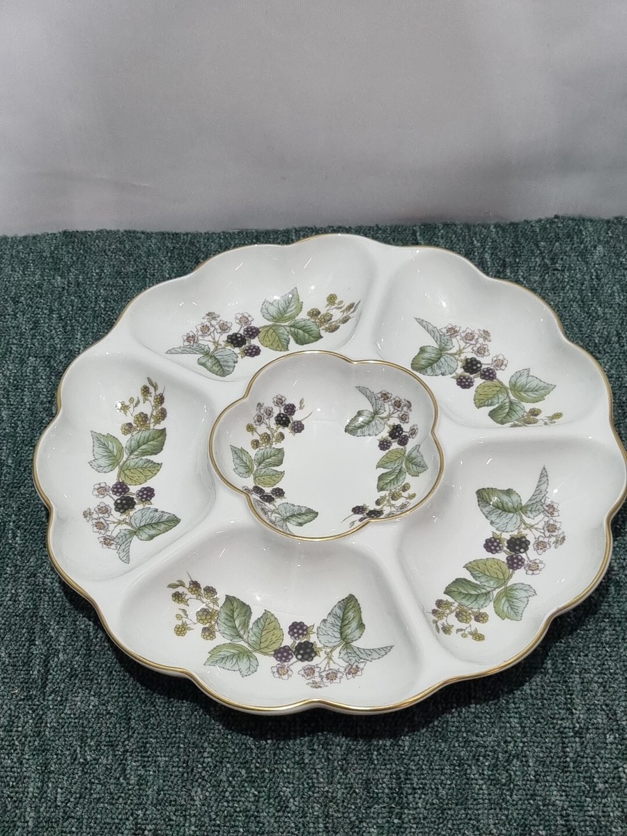 Really lovely ROYAL WORCESTER LAVINIA vintage china table