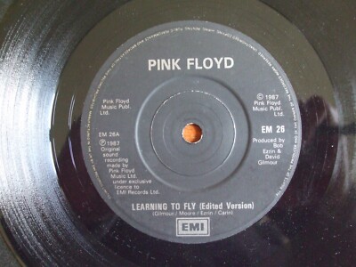 RARE 45T SP 7'' PINK FLOYD LEARNING TO FLY + ONE SLIP 1987 EMI EM 26 UK PRESS EX
