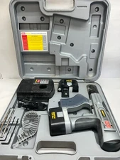 Senco DuraSpin DS200 14.4 V Cordless Drywall Screw Gun Charger And Two Batteries