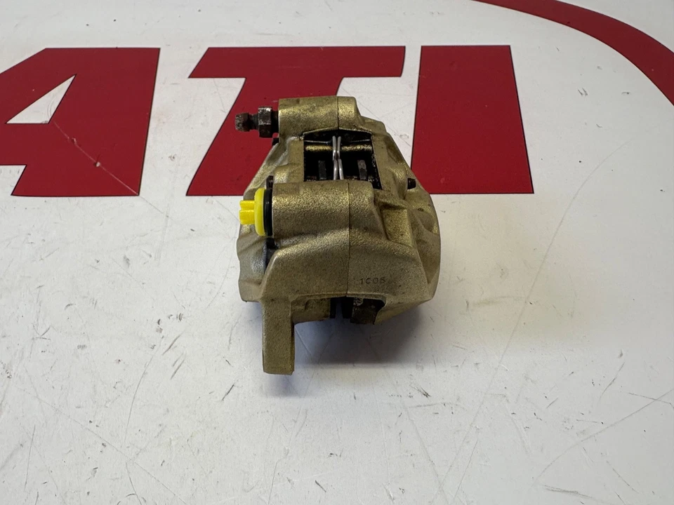 Ducati Brembo rear brake caliper & brake pads ST2 & Supersport 750 900 61140082A - Image 4 of 4