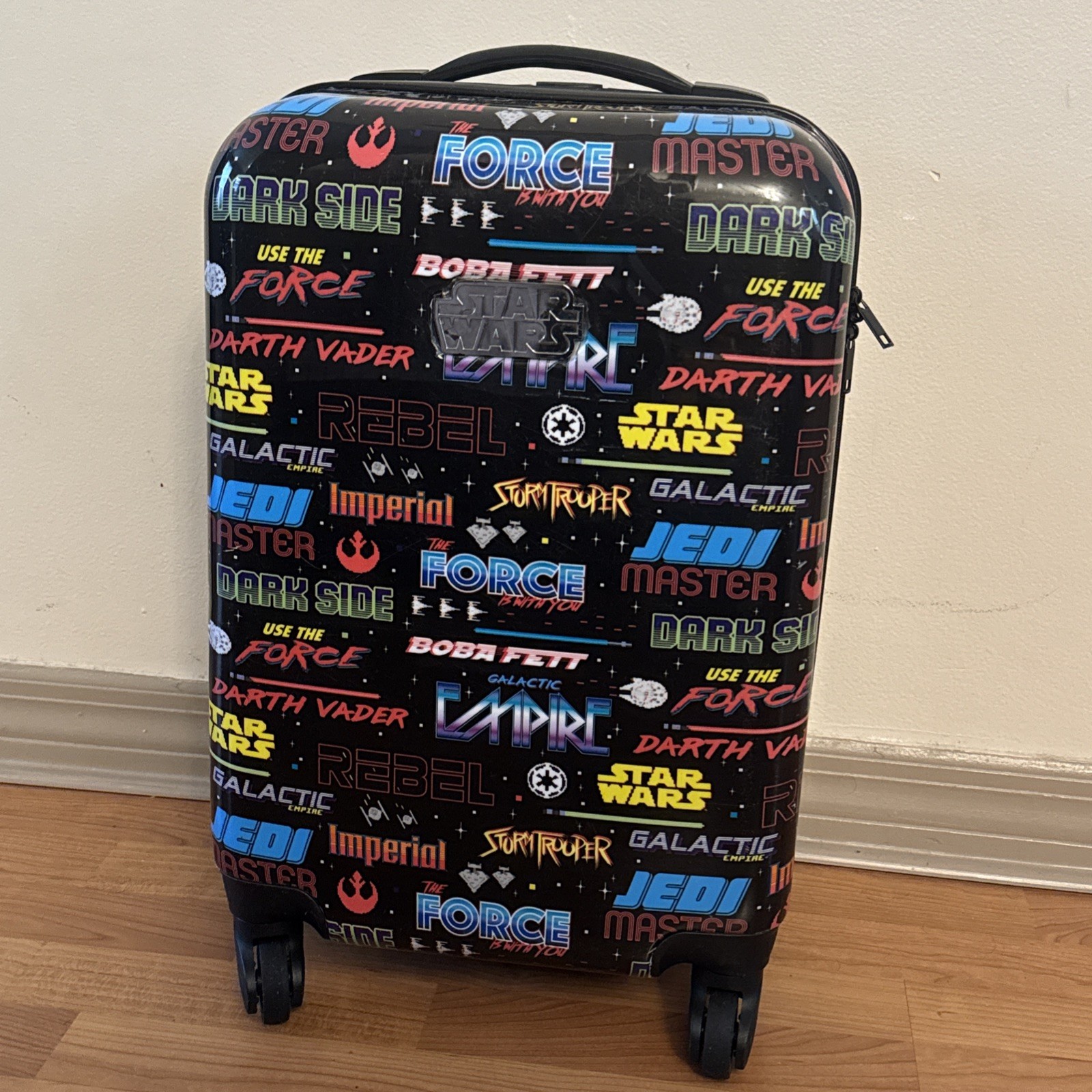 Disney Store Limited Edition Star Wars Suitcase 20&rdquo; Spinne