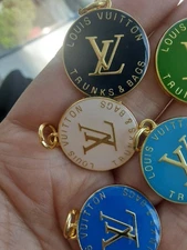 5 charms  gold / colored  1 inch lot of 5 zipper pull