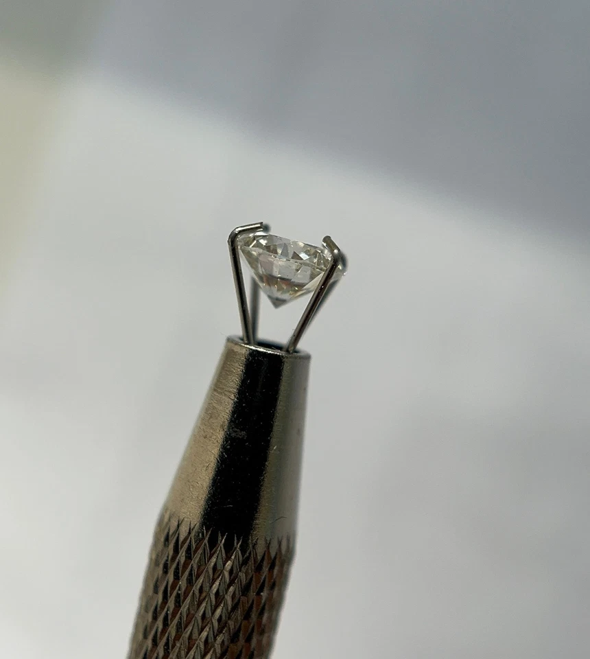 1.00 ct J VS1 – Triple Excellent Cut – Round Brilliant – GIA Certified Diamond - Image 3 of 4