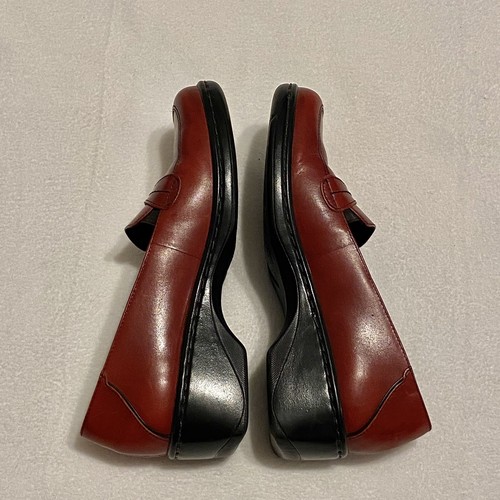 CLARKS Burgundy Red Women's Size 6 Heel Shoes BRAZIL Pumps Wedge Slip On Leather - Picture 6 of 11