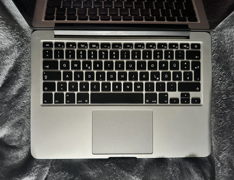 Apple MacBook Pro A1502 33,8 cm (13,3 Zoll) Laptop - ME864D/A (Oktober, 2013) - Bild 3 von 4